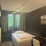 Tibet Am Airport Duesseldorf-ratingen Hotel *