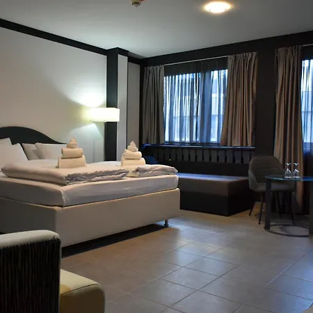 Tibet Am Airport Düsseldorf-ratingen Ratingen