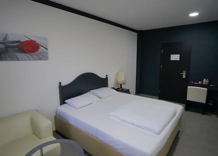 Hotell Tibet Am Airport Duesseldorf-ratingen *