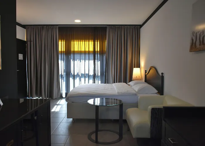 Tibet Am Airport Duesseldorf-ratingen Ratingen