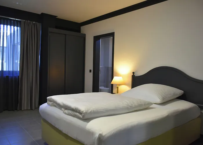 Tibet Am Airport Duesseldorf-ratingen